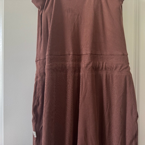 Small, brown chesnut Vuori jumpsuit. - Picture 7 of 8